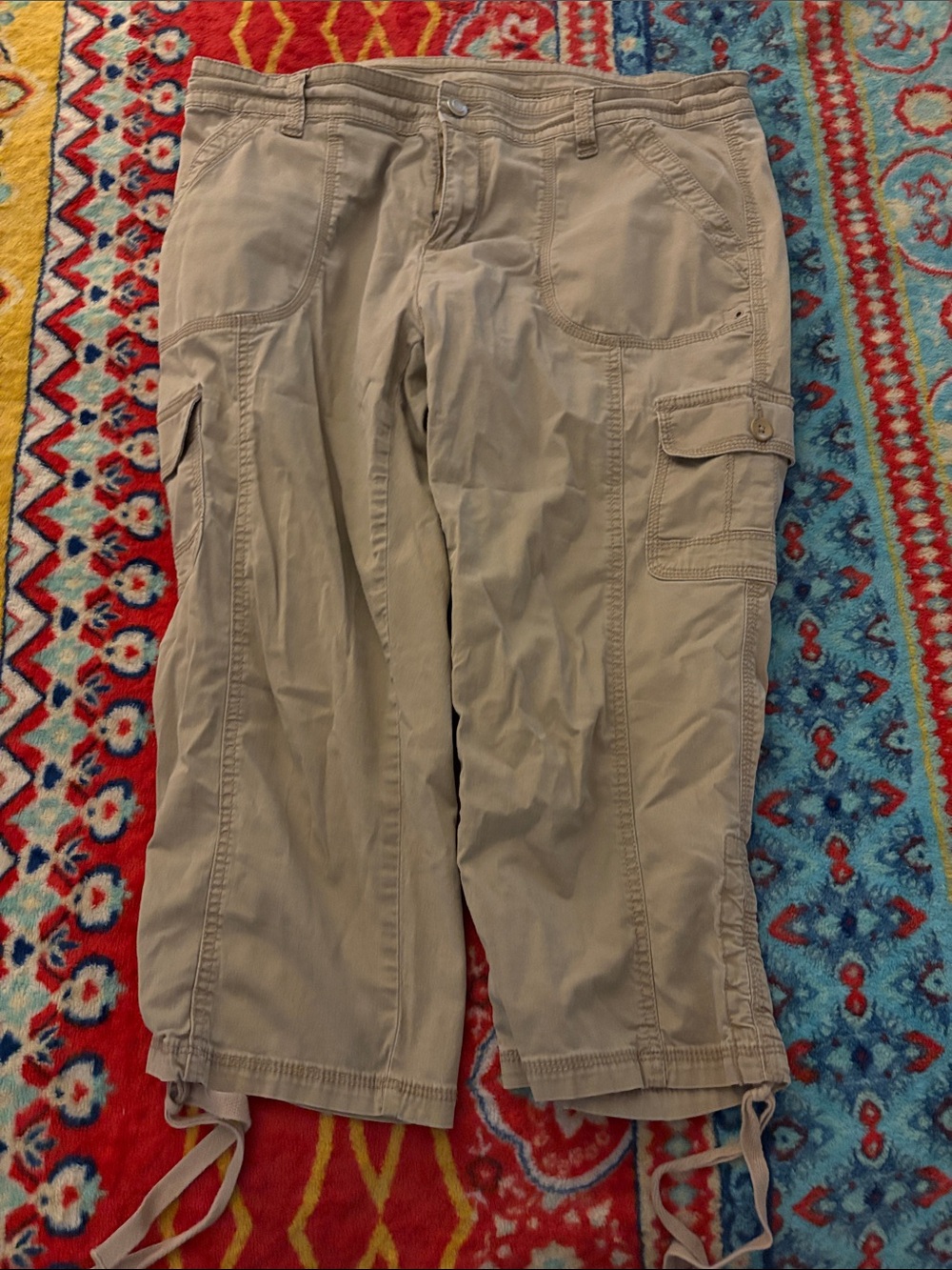 Faded Glory Women’s Tan Cargo Capri Pants